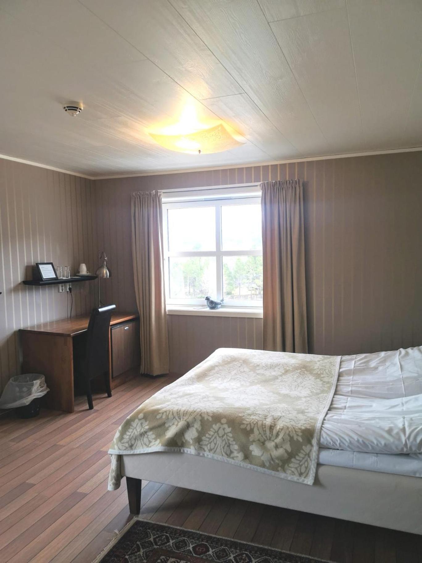 Ulvsvag Gjestgiveri Og Fjordcamping As Exterior foto