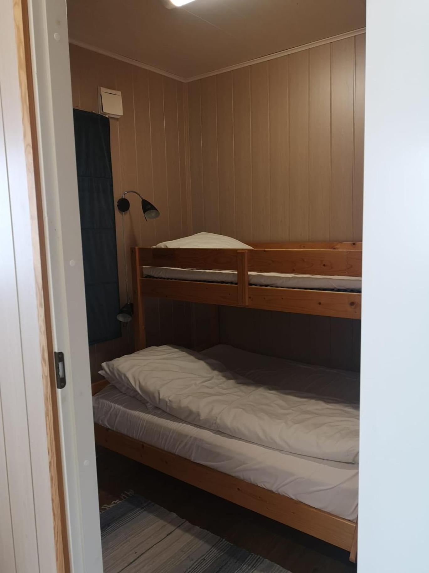 Ulvsvag Gjestgiveri Og Fjordcamping As Exterior foto