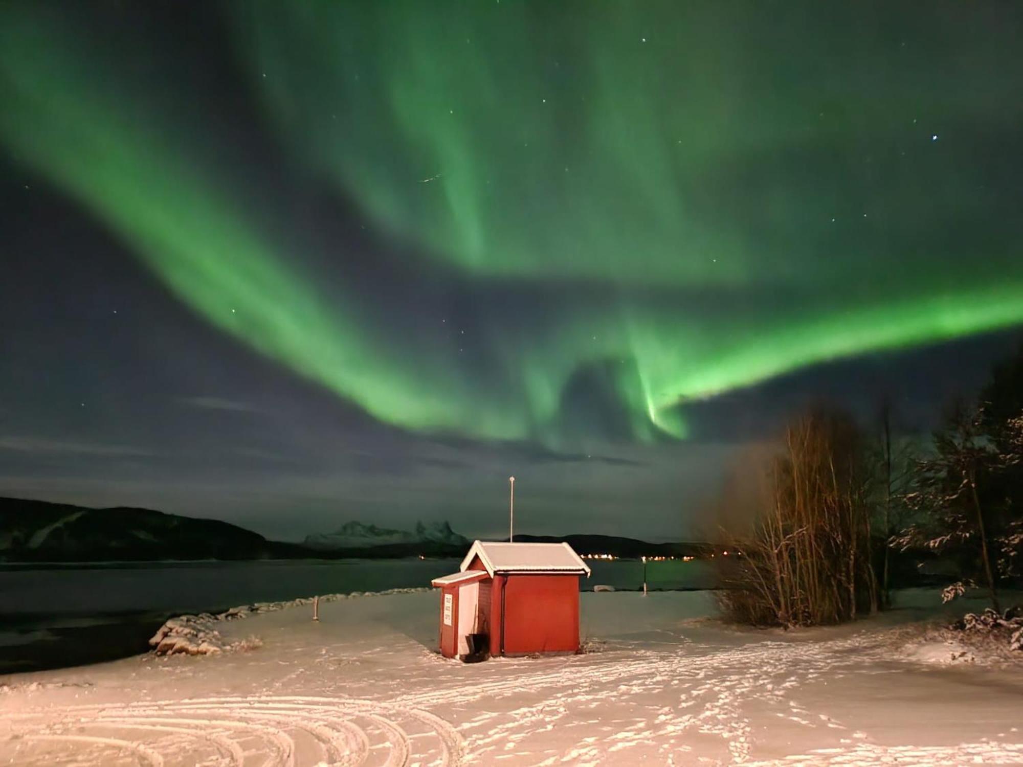 Ulvsvag Gjestgiveri Og Fjordcamping As Exterior foto